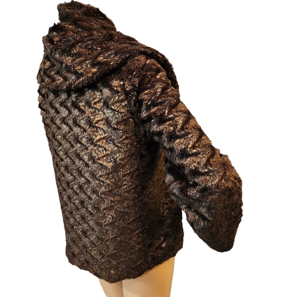 Alice + Olivia Masha Metallic Faux Fur Shawl Collar Jacket - Picture 8 of 17